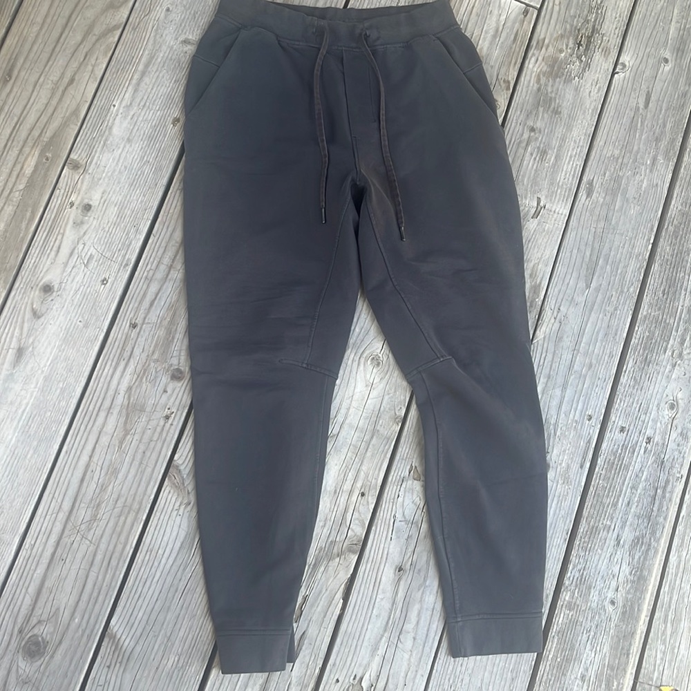 Mens Lululemon Black jogger pants Medium